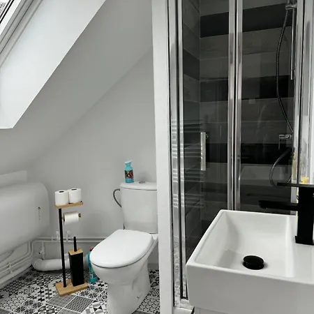 3eme Etage - Centre-ville - Local Velos Disponible *