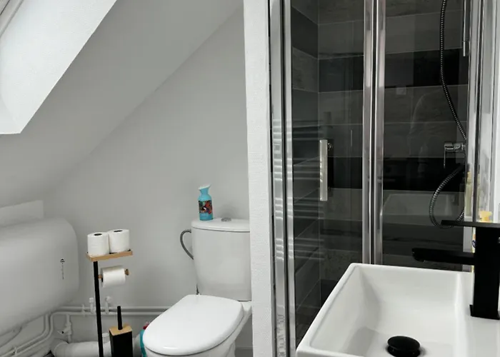 3eme Etage - Centre-ville - Local Velos Disponible *